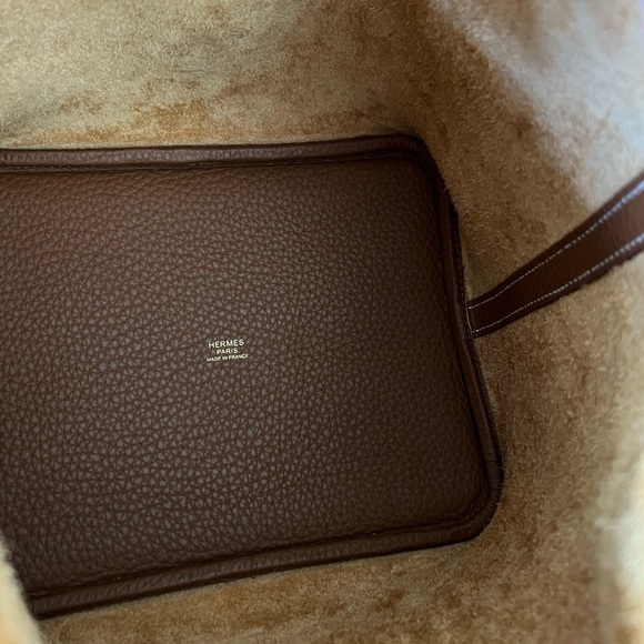 HERMES Picotin Lock 22 - Gold on Gold - 2023 - Picture 7 of 8